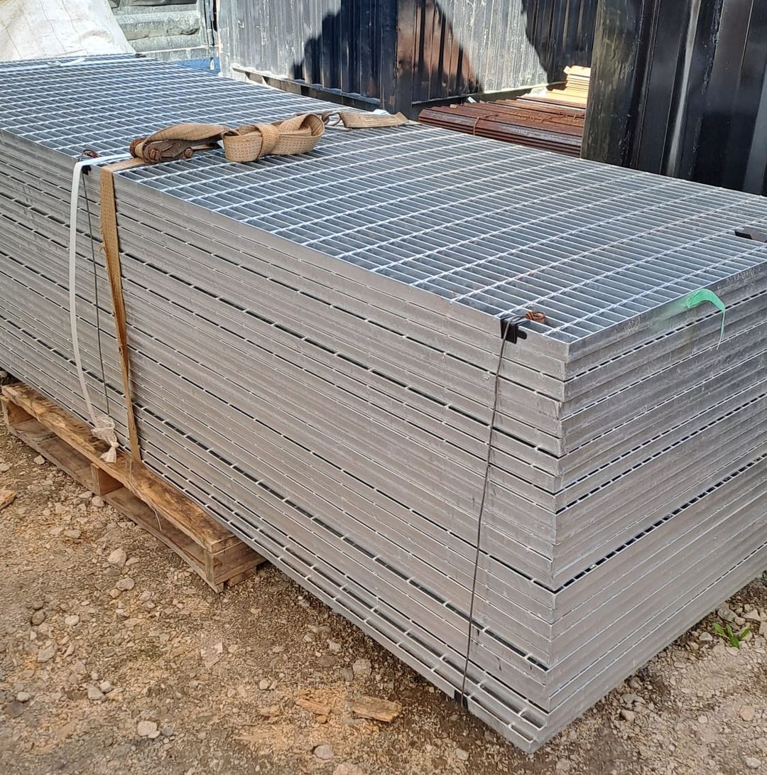 GALV Grating 32x3 - Plain (Surplus)