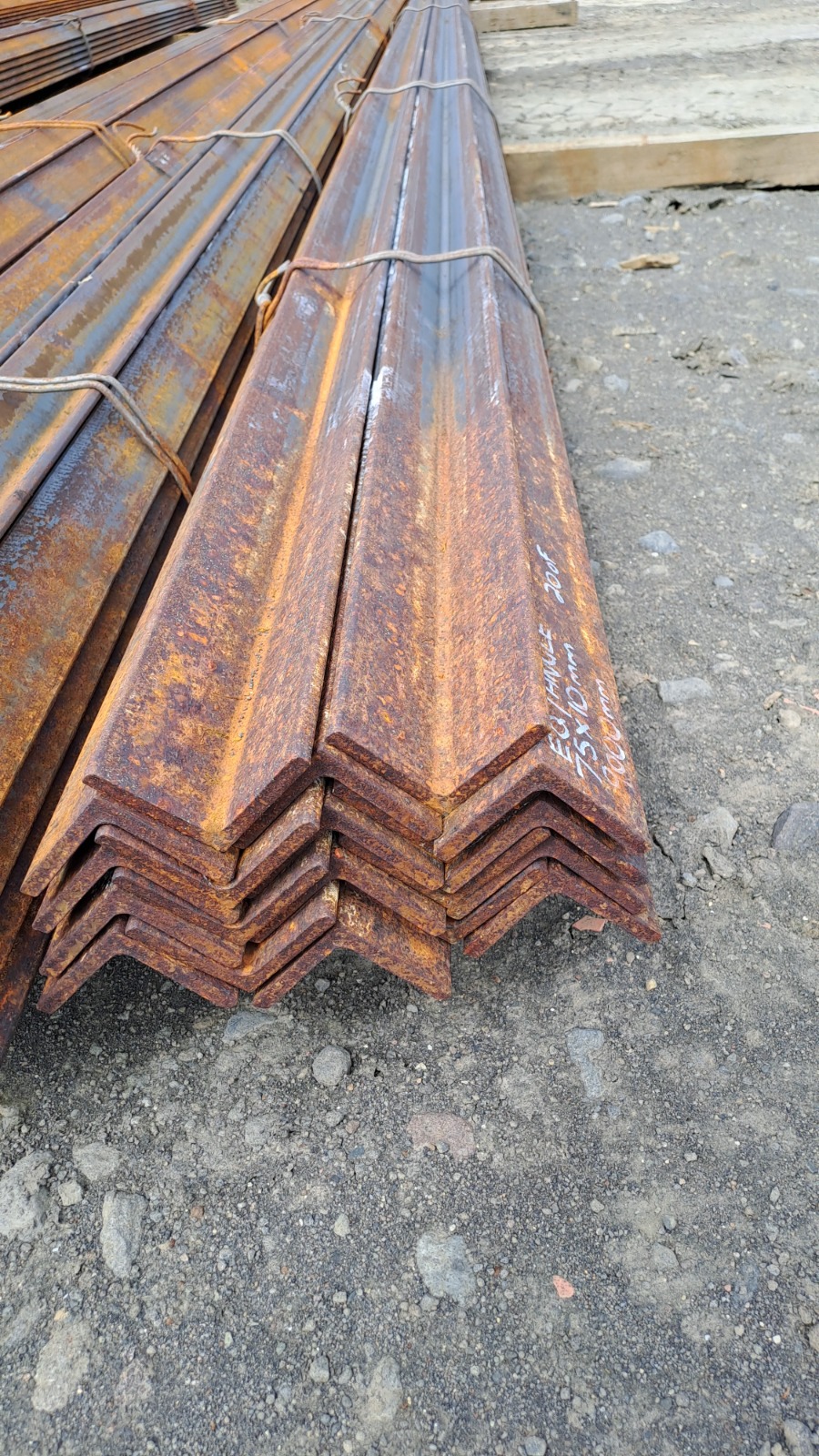 EQ ANG 75 x 75 x 10 (Surplus Uncertified)